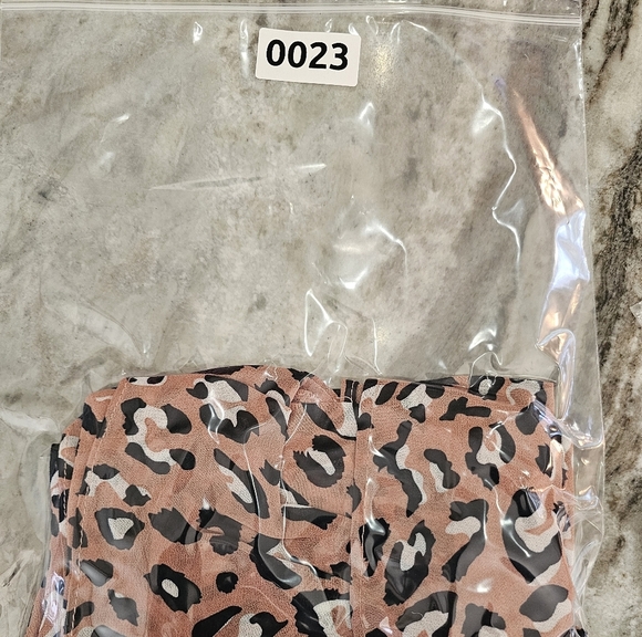 Davy n Dani Leopard Print Sleeveless Top Blouse Baby Doll Size Large - Picture 10 of 10